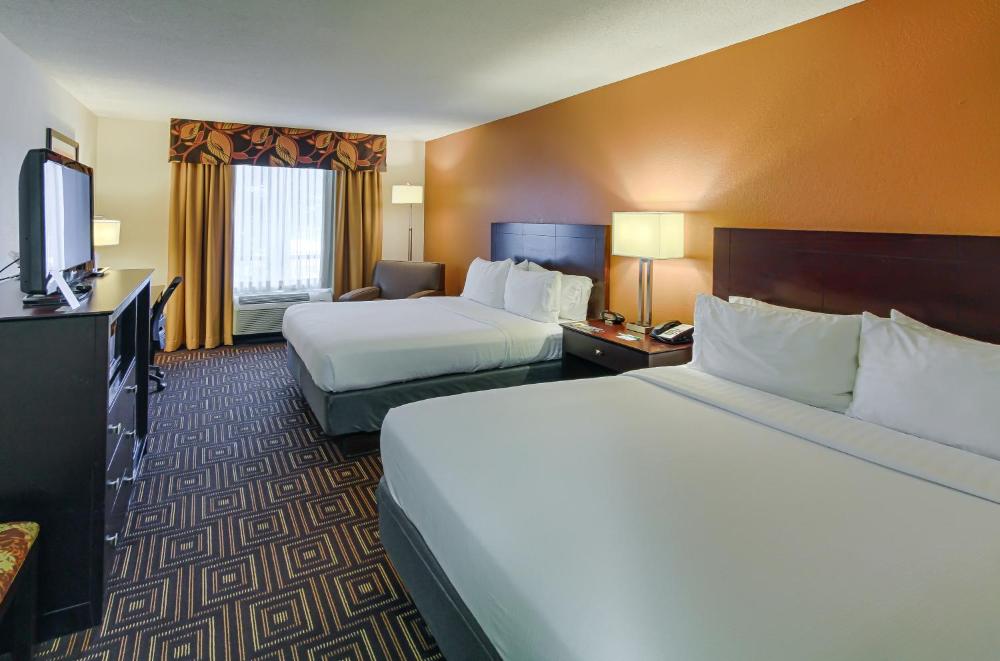 One-Bedroom Suite with Two Queen Beds interior